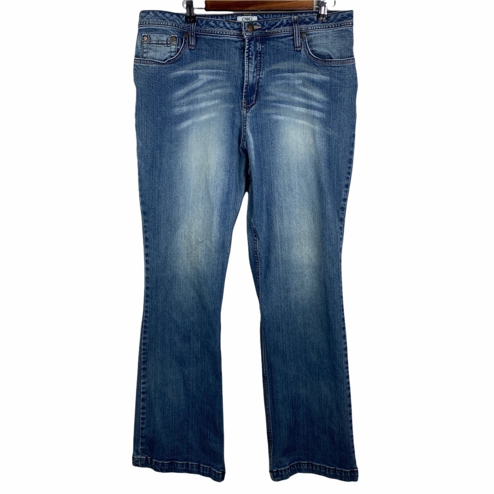 Cato High Rise Distressed Straight Leg Jeans Women's 31 Whiskering Medium Blue